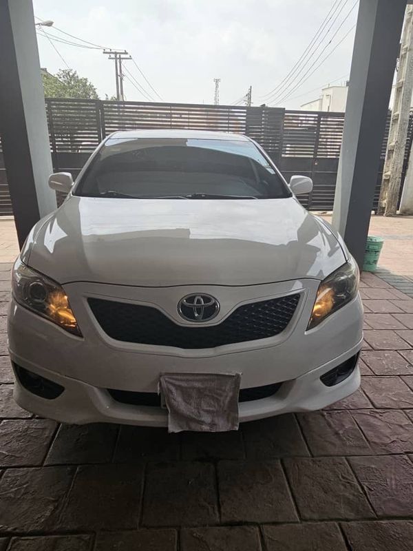 Main image of 2010 Toyota Camry SE